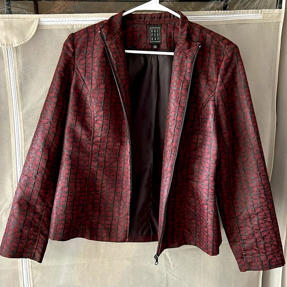 Due Per Due women’s black and deep maroon jacket size L - Picture 2 of 5
